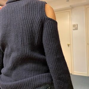 100% Cashmere turtleneck sweater